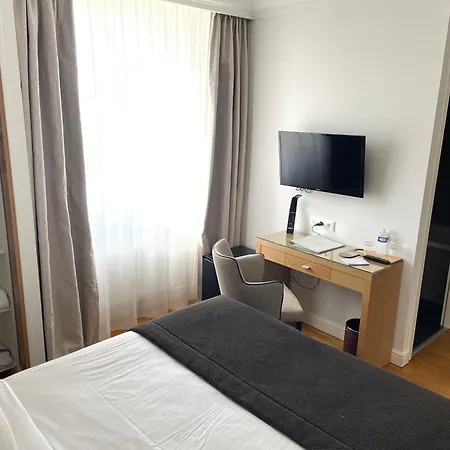 Victor Hugo Hotel