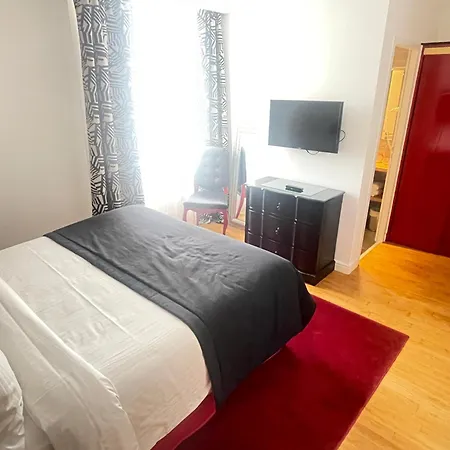 Hotel Victor Hugo 3*