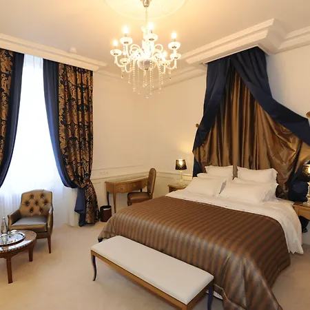Victor Hugo Hotel Pontorson