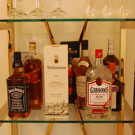 Hotel Victor Hugo 3*