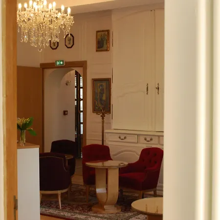 Hotel Victor Hugo 3*