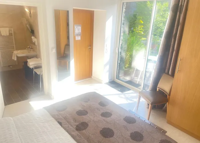 Hotel Victor Hugo Pontorson