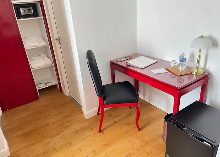 オテル ヴィクトル ユーゴ ホテル 3*