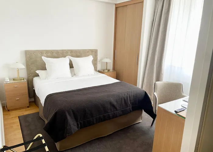 オテル ヴィクトル ユーゴ 3* ポントルソン