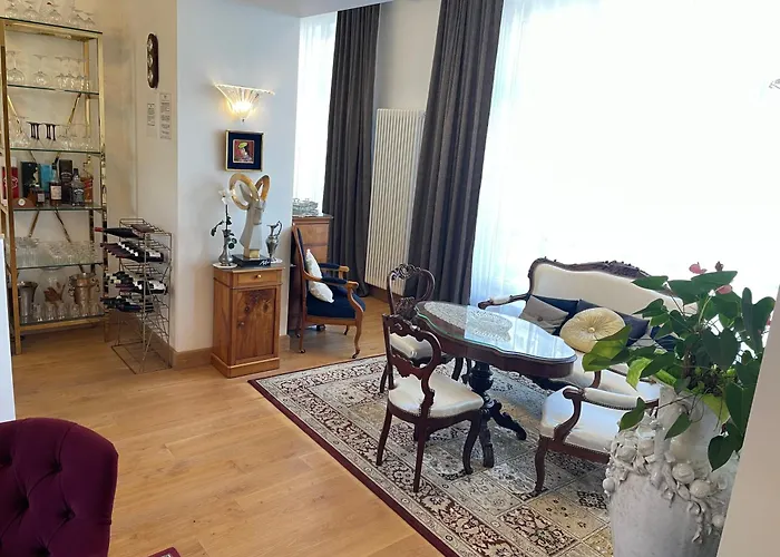 Hotel Victor Hugo 3*