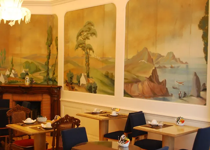 Hotel Victor Hugo 3*