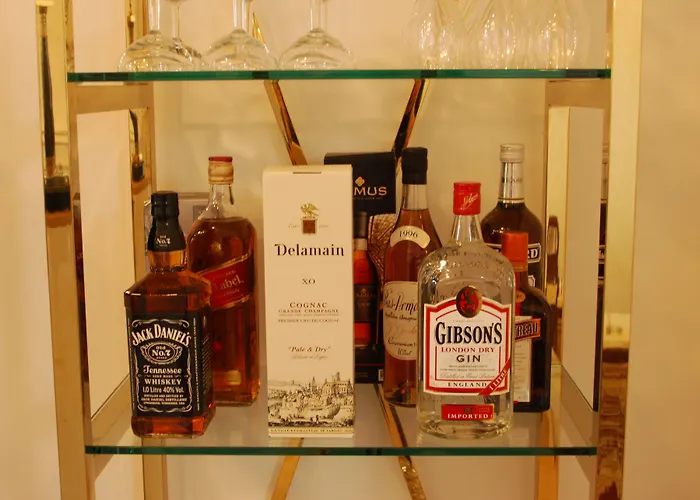 Hotel Victor Hugo 3*