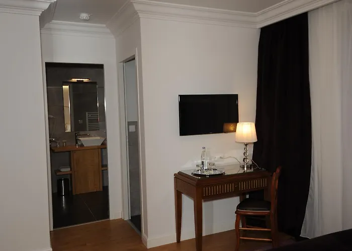 Victor Hugo Hotel Pontorson