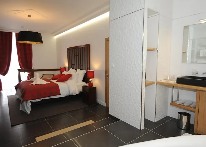 Hotel Victor Hugo 3*